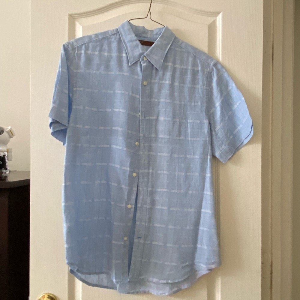 Short sleeve men’s button up shirt